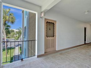 2990 NE 16th Ave 201, Oakland Park FL 33334
