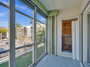 2990 NE 16th Ave 201, Oakland Park FL 33334