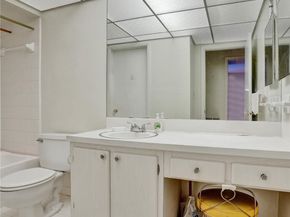 2990 NE 16th Ave 201, Oakland Park FL 33334