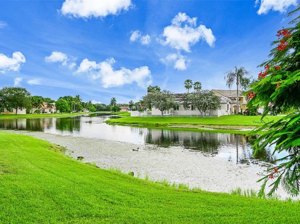 6330 Osprey Ter, Coconut Creek FL 33073