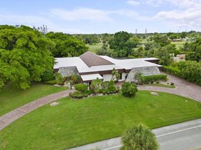 5304 Woodlands Blvd, Fort Lauderdale FL 33319