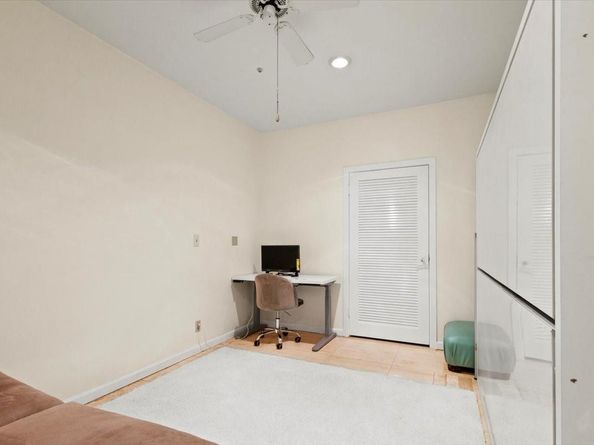 5304 Woodlands Blvd, Fort Lauderdale FL 33319