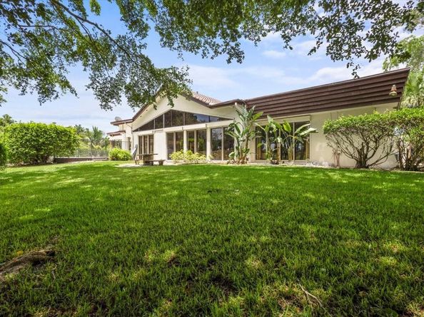 5304 Woodlands Blvd, Fort Lauderdale FL 33319