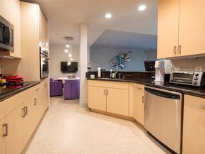 16102 Emerald Estates Dr 207, Weston FL 33331