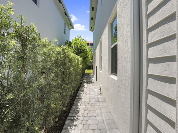 1080 Veleiros Boulevard, Deerfield Beach FL 33064