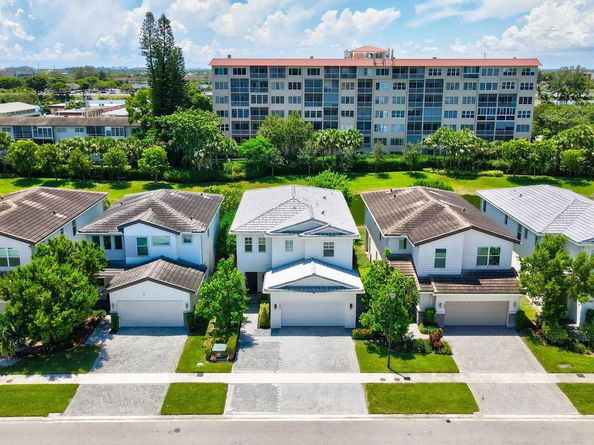 1080 Veleiros Boulevard, Deerfield Beach FL 33064