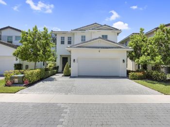1080 Veleiros Boulevard