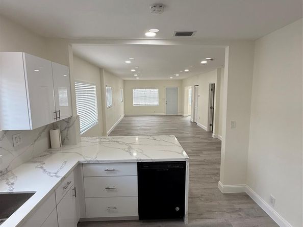 2190 SW 16th St, Miami FL 33145