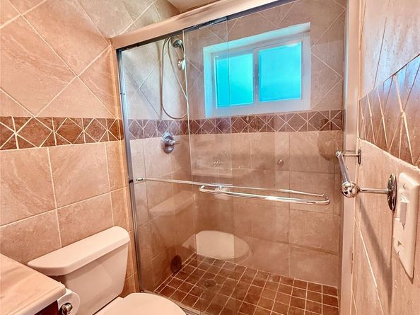 4605 NW 49th St, Tamarac FL 33319