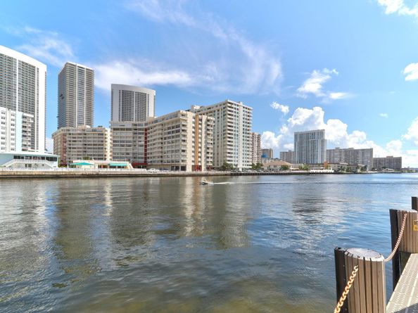 2602 E Hallandale Beach Boulevard R2210, Hallandale Beach FL 33009