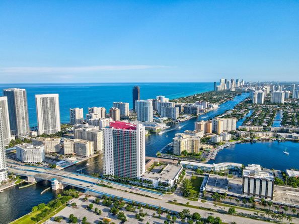 2602 E Hallandale Beach Boulevard R2210, Hallandale Beach FL 33009