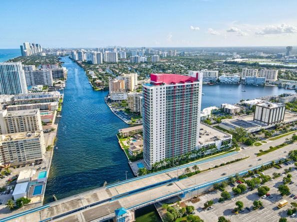 2602 E Hallandale Beach Boulevard R2210, Hallandale Beach FL 33009