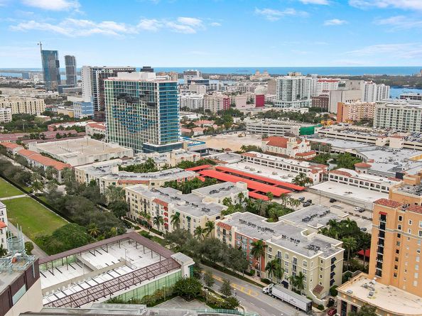 720 S Sapodilla Avenue 208, West Palm Beach FL 33401