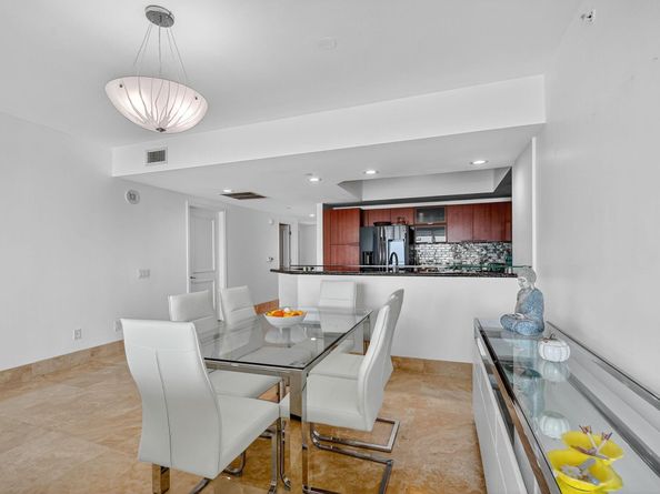 2640 Lake Shore Drive 1710, Riviera Beach FL 33404