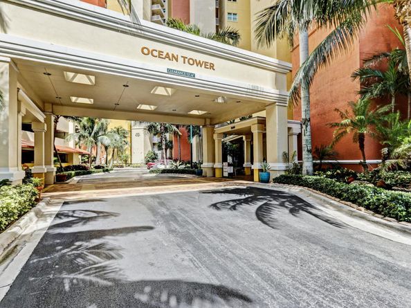 2640 Lake Shore Drive 1710, Riviera Beach FL 33404