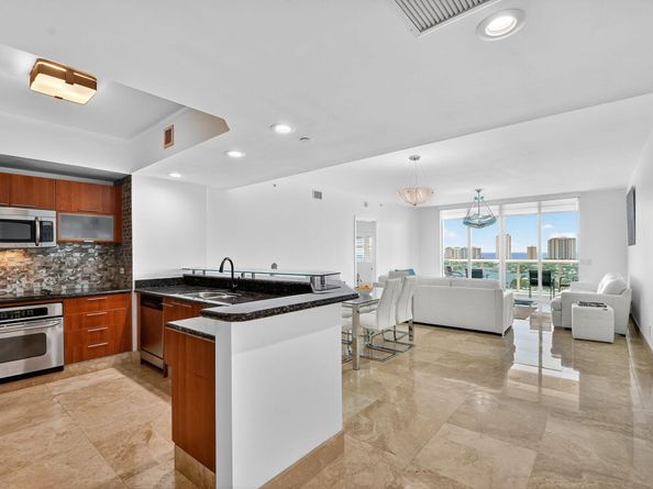 2640 Lake Shore Drive 1710, Riviera Beach FL 33404