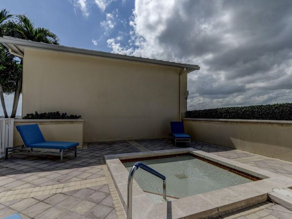 2640 Lake Shore Drive 1710, Riviera Beach FL 33404