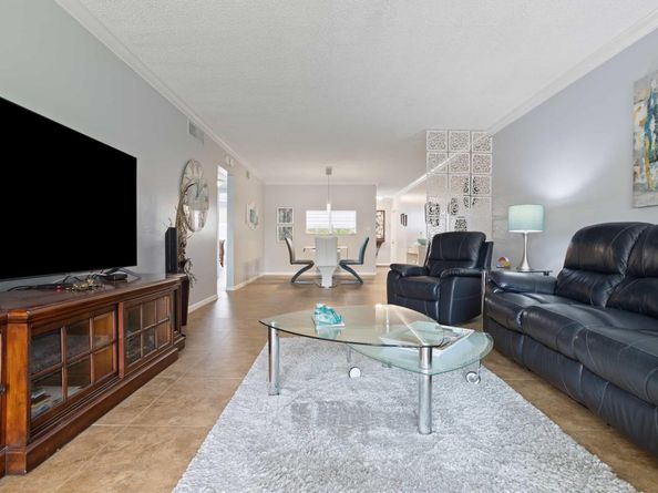 2301 Lucaya Ln 04, Coconut Creek FL 33066