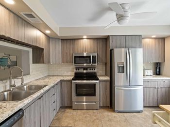 2301 Lucaya Ln