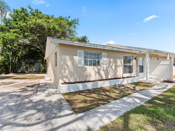 308 Stillwater Drive, Jupiter FL 33458