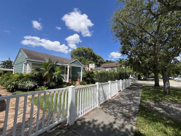 6351 SW 38th St, Miami FL 33155