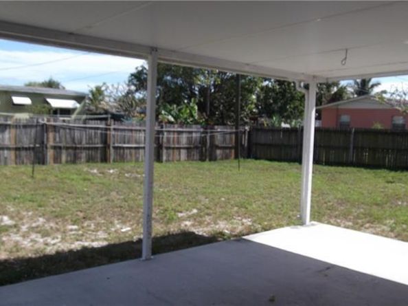 3136 N Seacrest Blvd, Boynton Beach FL 33435
