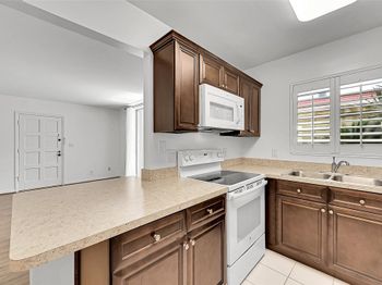 1074 NW 13th St