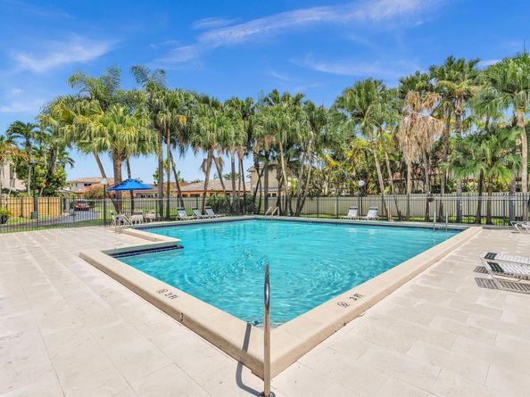 10830 SW 72nd Street 15, Miami FL 33173