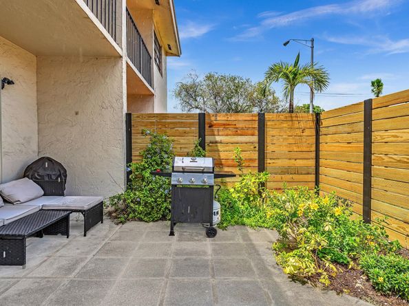 10830 SW 72nd Street 15, Miami FL 33173