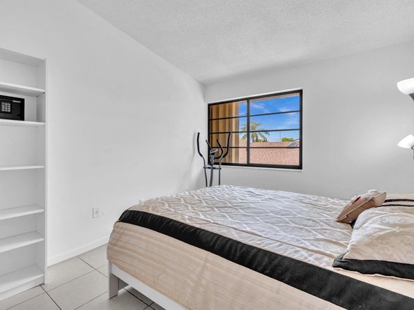 10830 SW 72nd Street 15, Miami FL 33173