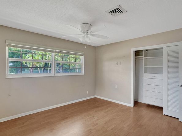 1410 SE 12th Ave, Deerfield Beach FL 33441