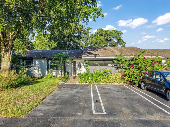 77 Westecunk Drive, Royal Palm Beach FL 33411