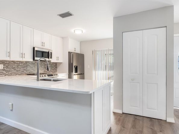 77 Westecunk Drive, Royal Palm Beach FL 33411