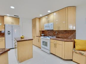 65 Centennial Ct 65, Deerfield Beach FL 33442