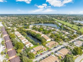 1225 NW 98th Ter 144, Pembroke Pines FL 33024