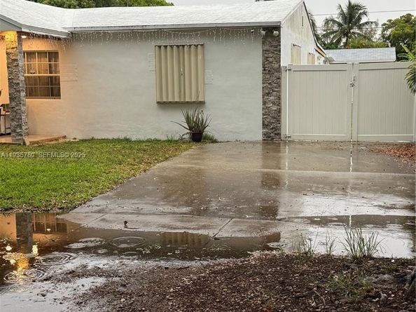 1031 NE 142nd Street, North Miami FL 33161