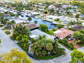 2200 SE 9th Street, Pompano Beach FL 33062