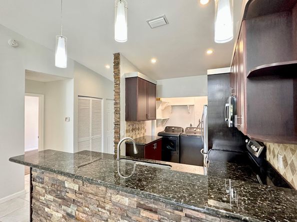 1917 NW 94th Avenue 204a, Coral Springs FL 33071