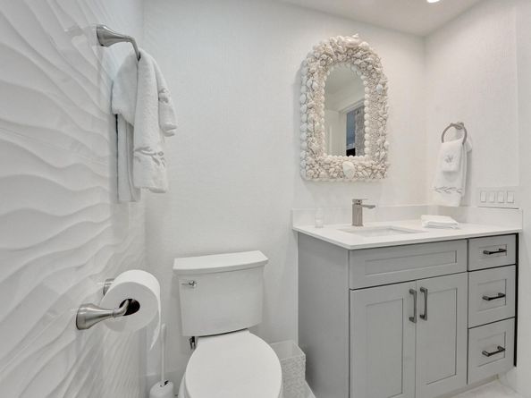231 E Lantana Road 702, Lantana FL 33462
