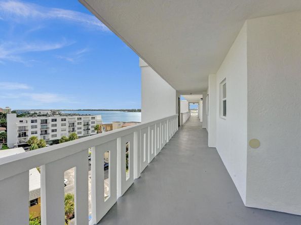 231 E Lantana Road 702, Lantana FL 33462