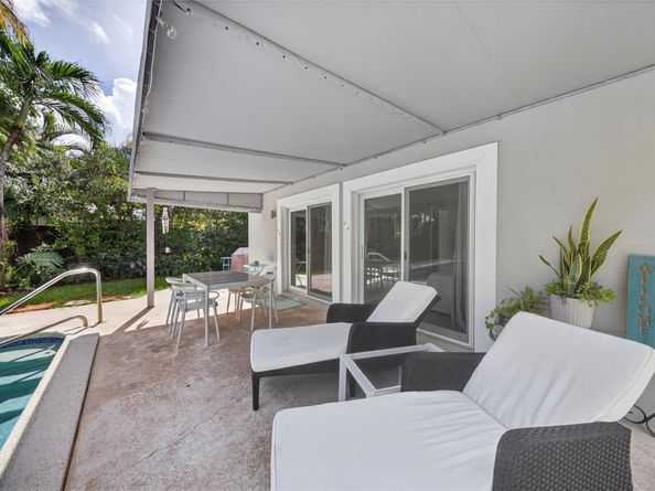 1009 NE 16th Pl, Fort Lauderdale FL 33305