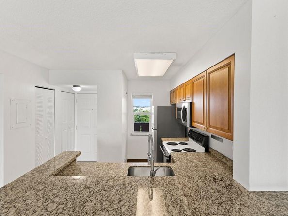 2106 S Cypress Bend Dr 506, Pompano Beach FL 33069
