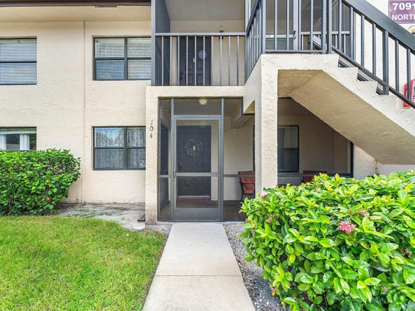 7091 Golf Colony Court 104, Lake Worth FL 33467
