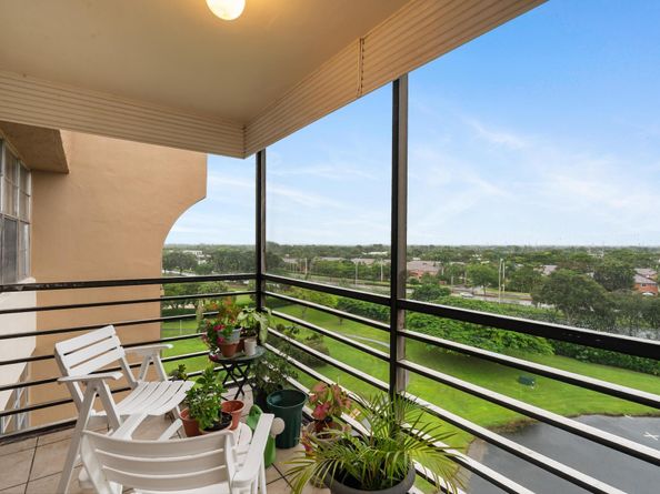 1200 Saint Charles Pl PH 21, Pembroke Pines FL 33026