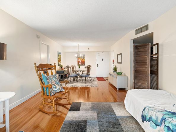 1200 Saint Charles Pl PH 21, Pembroke Pines FL 33026