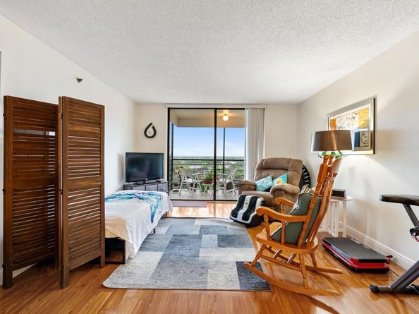 1200 Saint Charles Pl PH 21, Pembroke Pines FL 33026