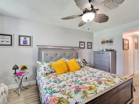 9480 Poinciana Pl 201, Davie FL 33324
