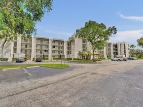 9480 Poinciana Pl 201, Davie FL 33324