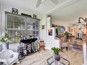 9480 Poinciana Pl 201, Davie FL 33324