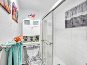 9480 Poinciana Pl 201, Davie FL 33324